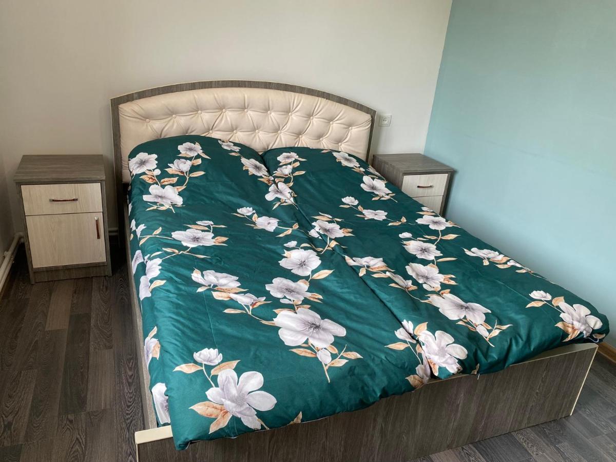 Lovely 2-Bedroom Apartment Near Ayb School Dilidschan Exterior foto